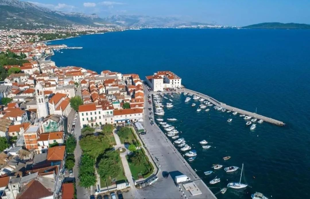 Apartment In A Stone Building By The Adriatic Sea Kaštela